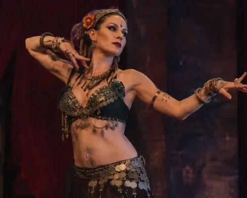 Zoe Jakes e Tribal Fusion